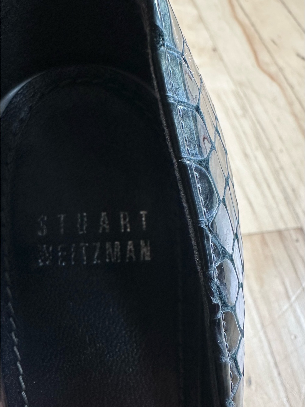 Stuart Weitzman Dark Green Glossy Reptile- Embossed Leather Pointed Toe Heels - Picture 6 of 6